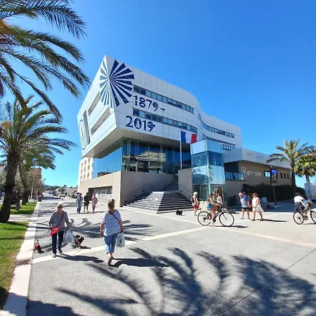 Le Coeur Grau 4 Personnes , Parking Privé , Proche Et Commerces , 10 Mn Du Centre à Pieds Apartamento